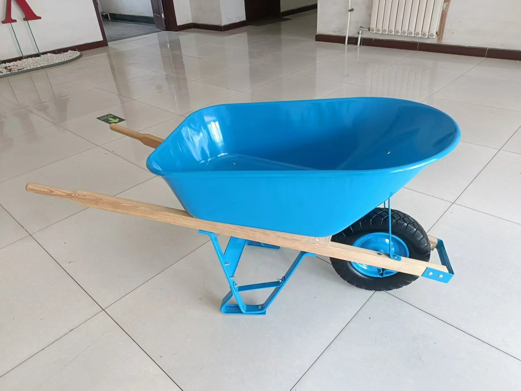 Construction Agricultural Garden Tools Heavy Duty Steel  Wheel Barrow Hand Trolley Square Wooden Handle Steel Wheelbarrow