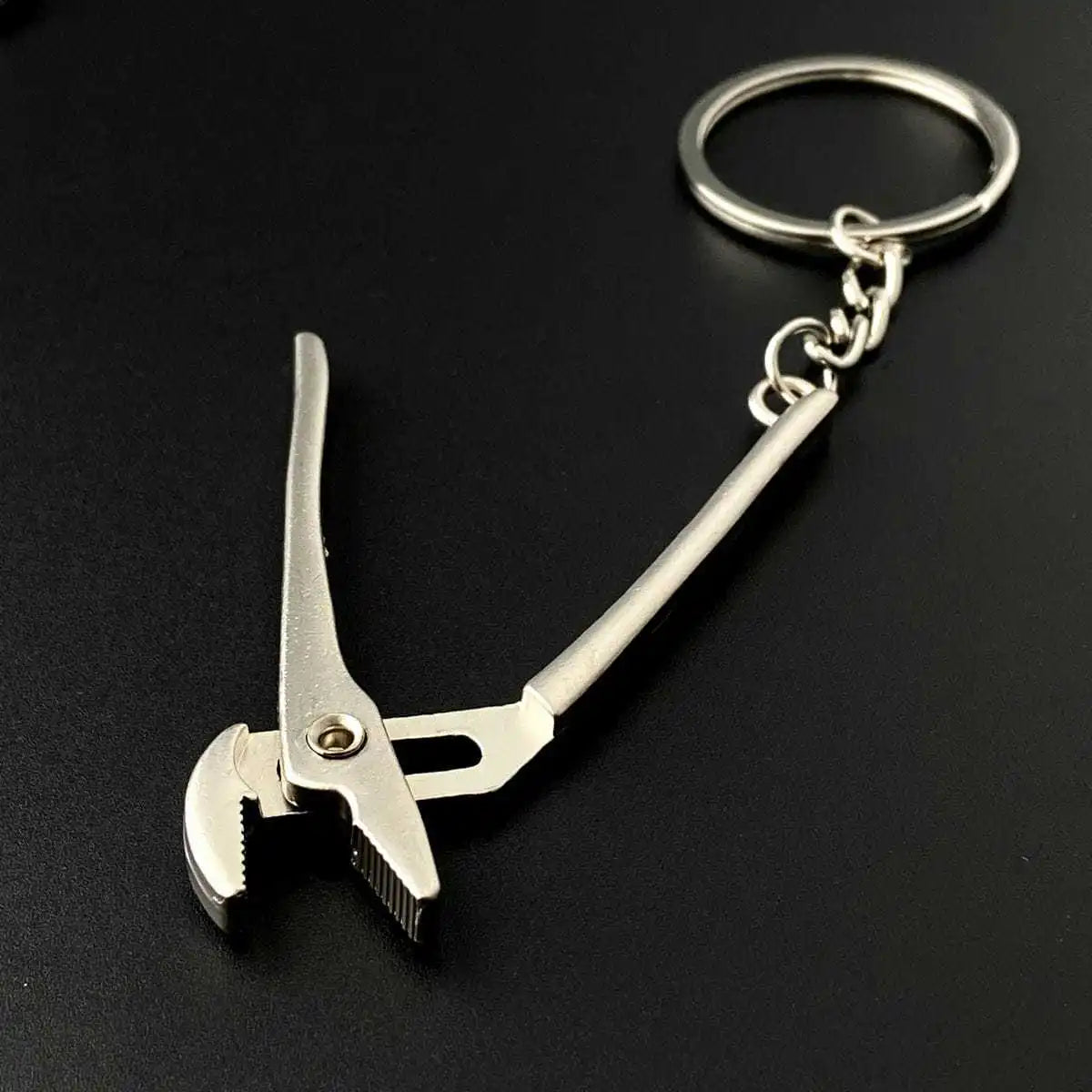 Construction Pretend Play Set Mini Multi DIY Toy Small Keyring Tools Metal Keychain Assorted Designs for Creative Play Gift Car