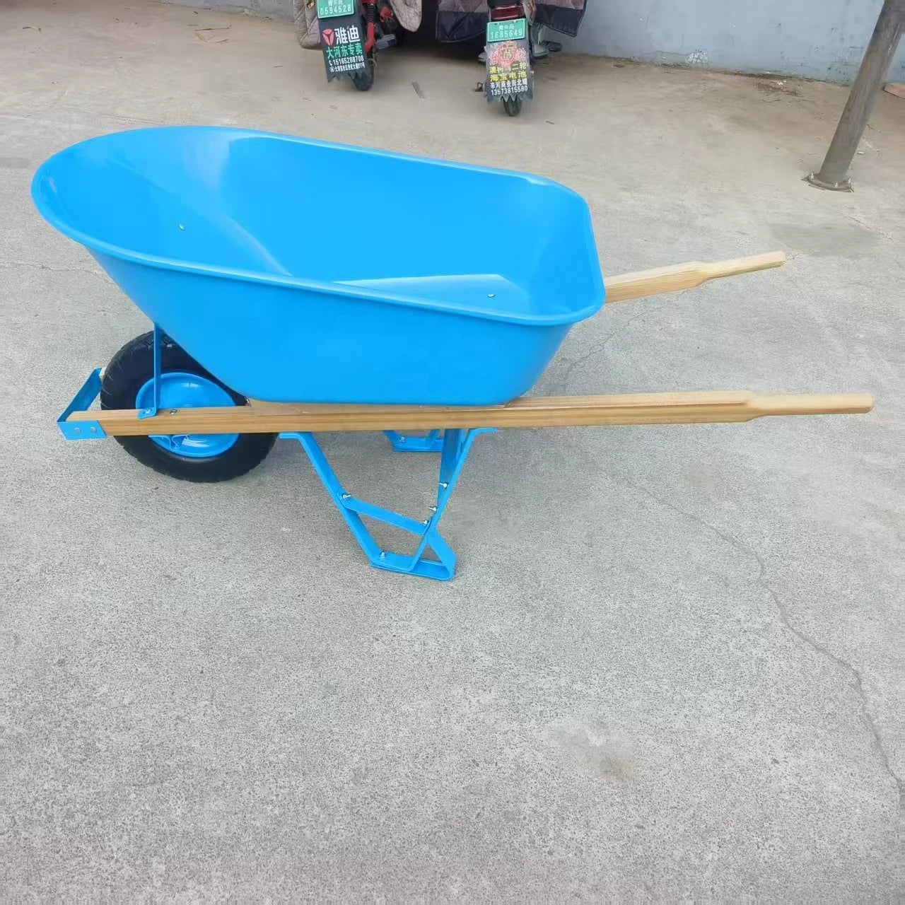 Construction Agricultural Garden Tools Heavy Duty Steel  Wheel Barrow Hand Trolley Square Wooden Handle Steel Wheelbarrow